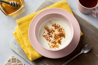 Yoghurt met honing en kaneel