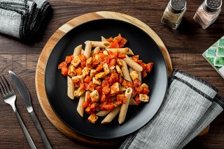 Geflügelgericht à la provençale mit Nudeln