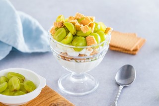 Traubendessert mit Quark