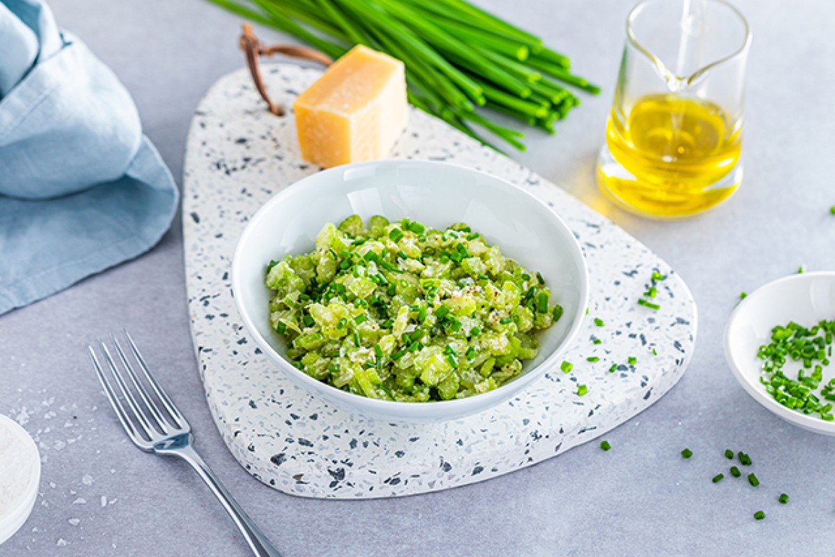 Staudenselleriesalat mit Parmesan