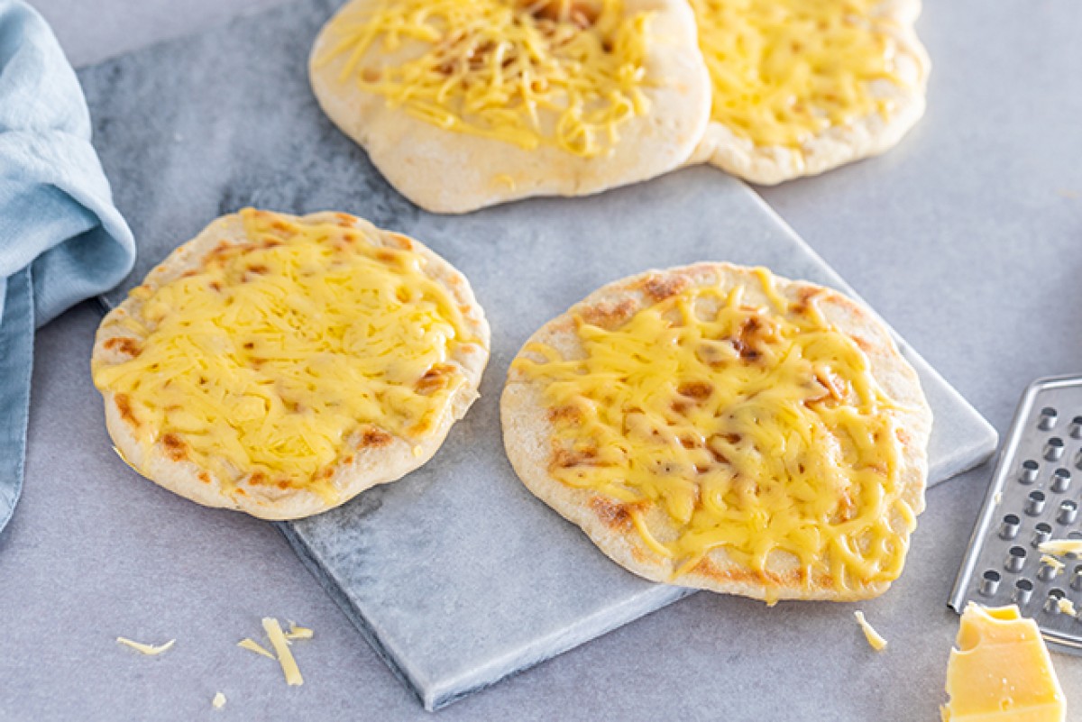 Flatbread scones with cheese