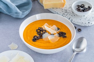 Cream of pumpkin with parmesan and olives