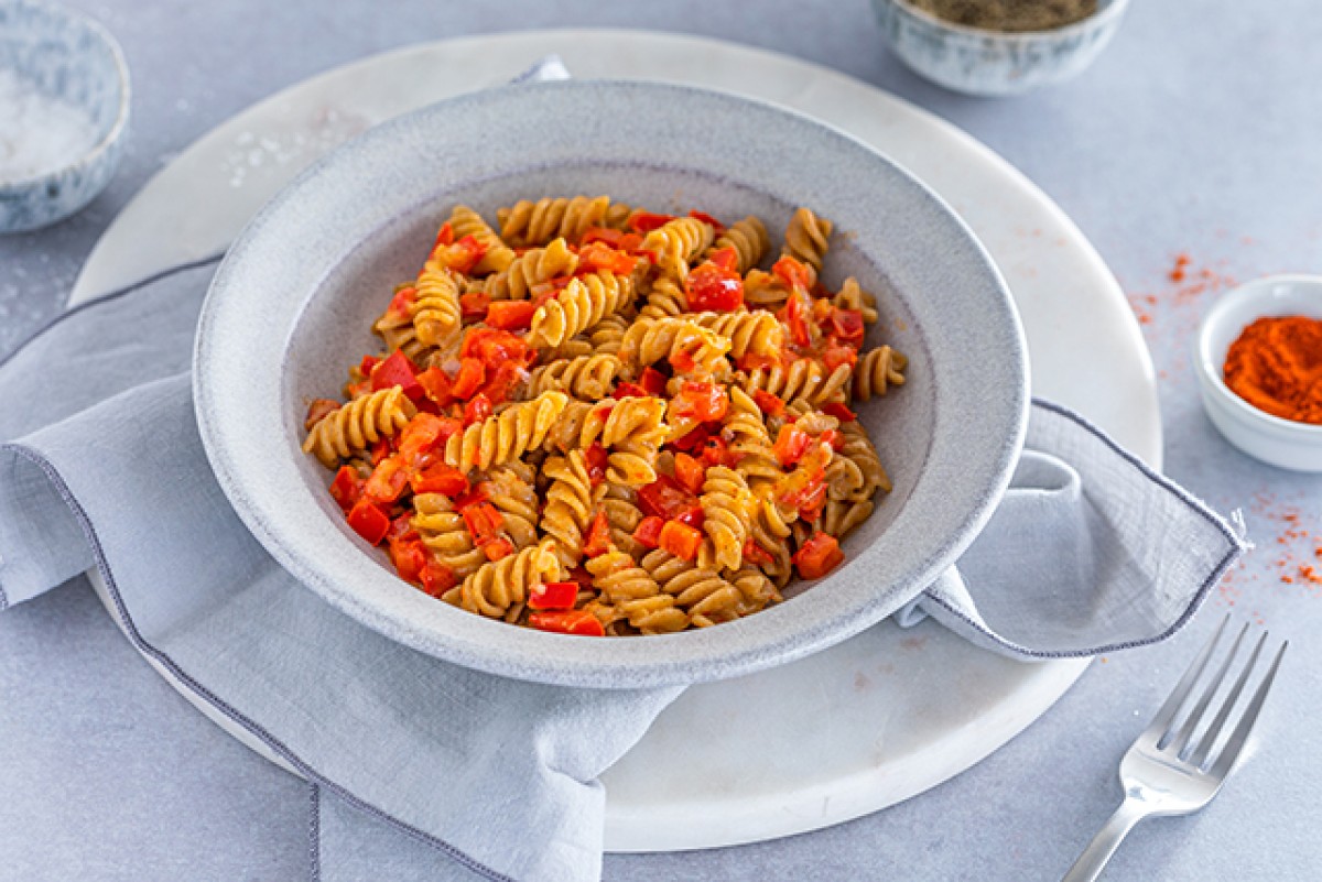 Pasta with peppers and ginger