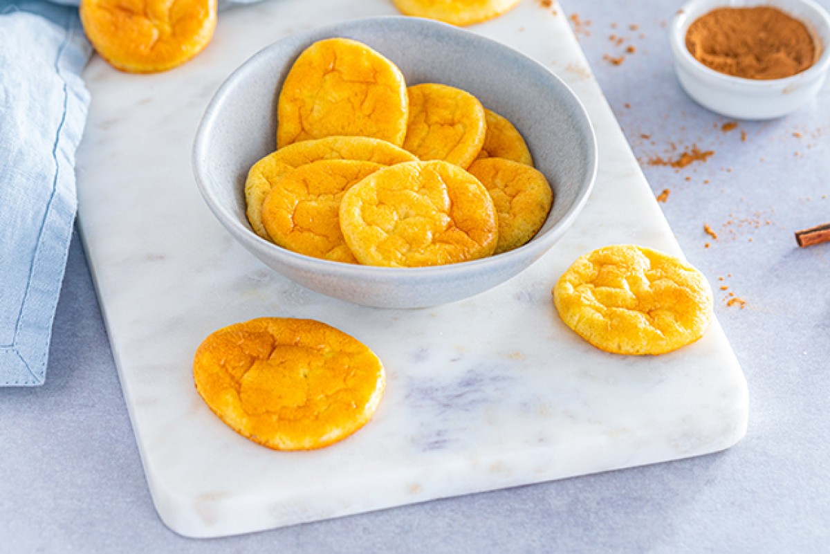 Curd cheese cinnamon biscuits