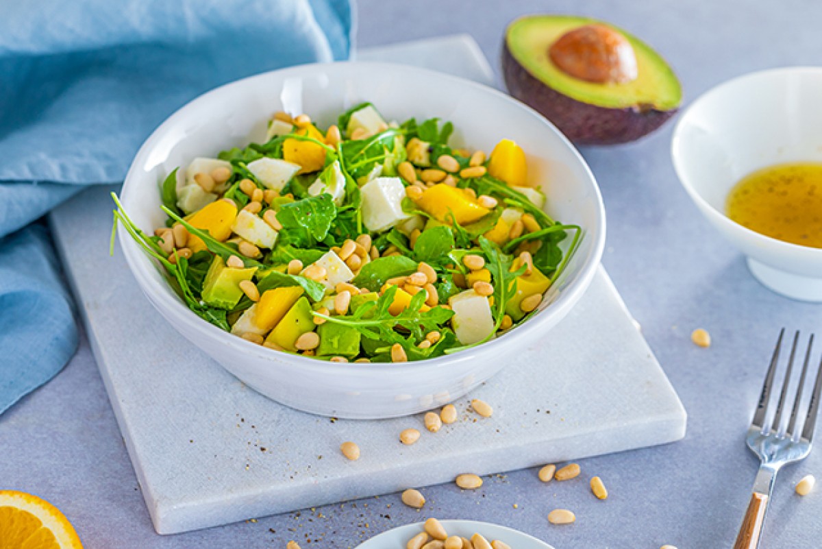 Avocado, mozzarella and mango salad