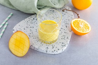 Frullato di frutta con curcuma