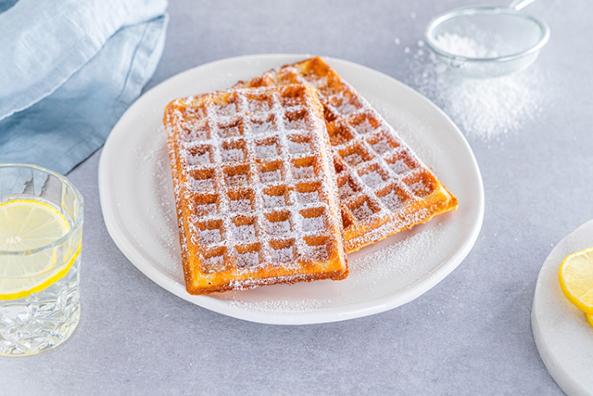 Yoghurtwafels met poedersuiker