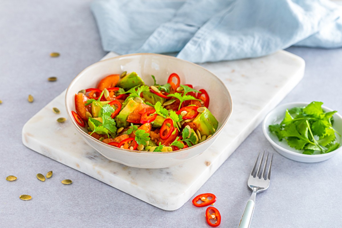 Avocado con pomodori piccanti