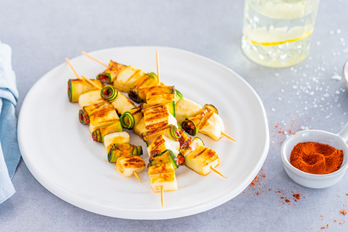 Spiedini di zucchine e halloumi