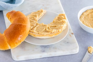 Croissant con requesón de frutas con tofu