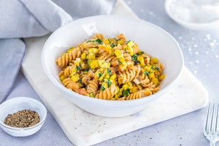 Pasta al formaggio fuso, zucchine e pancetta