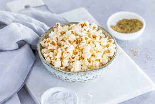 Palomitas de maíz con sal y romero
