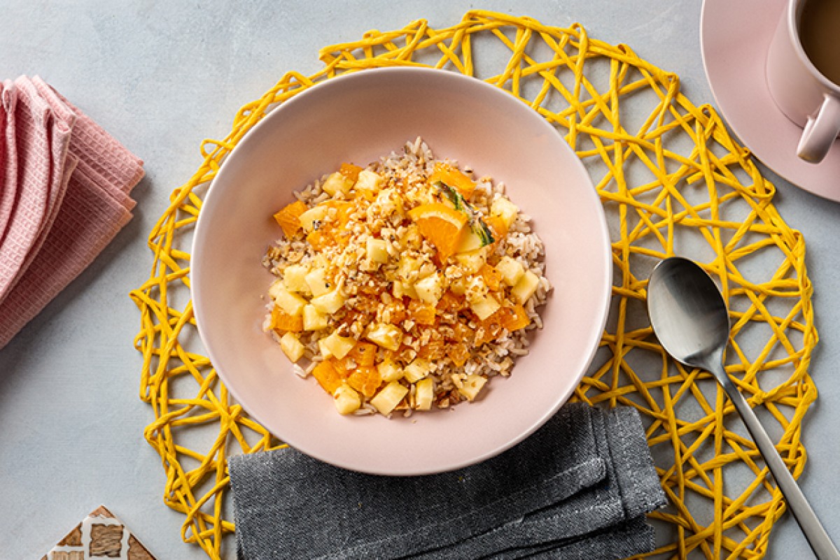 Rijst-fruit salade