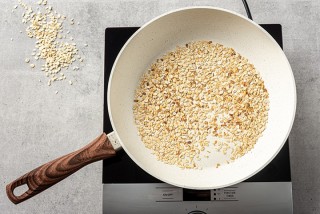Cinnamon porridge with apple and pear
