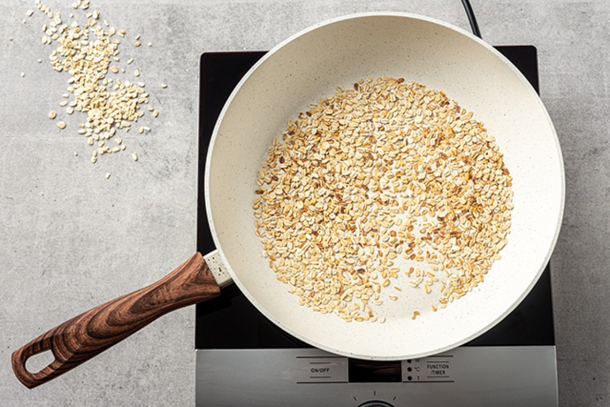 Cinnamon porridge with apple and pear