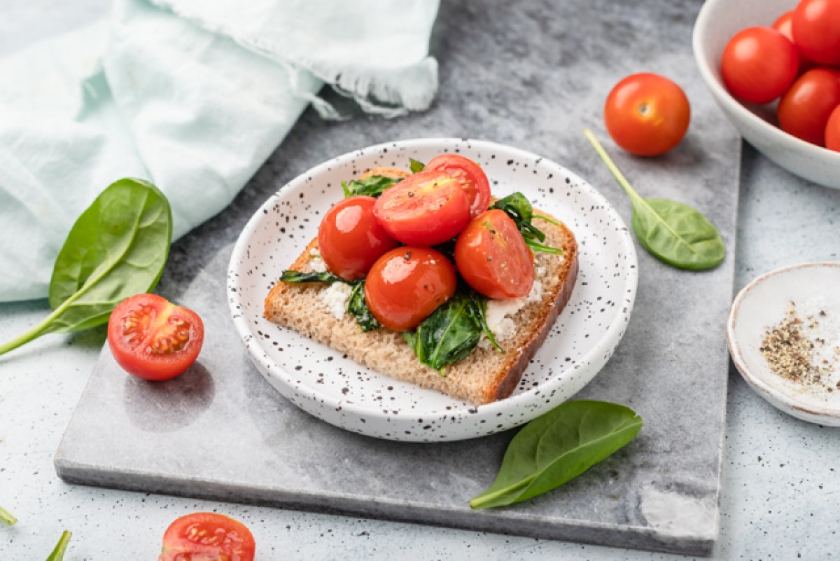 Spinach, cocktail tomato and feta sandwich