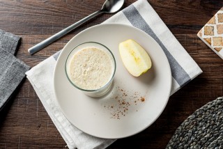 Cóctel de manzana con avena
