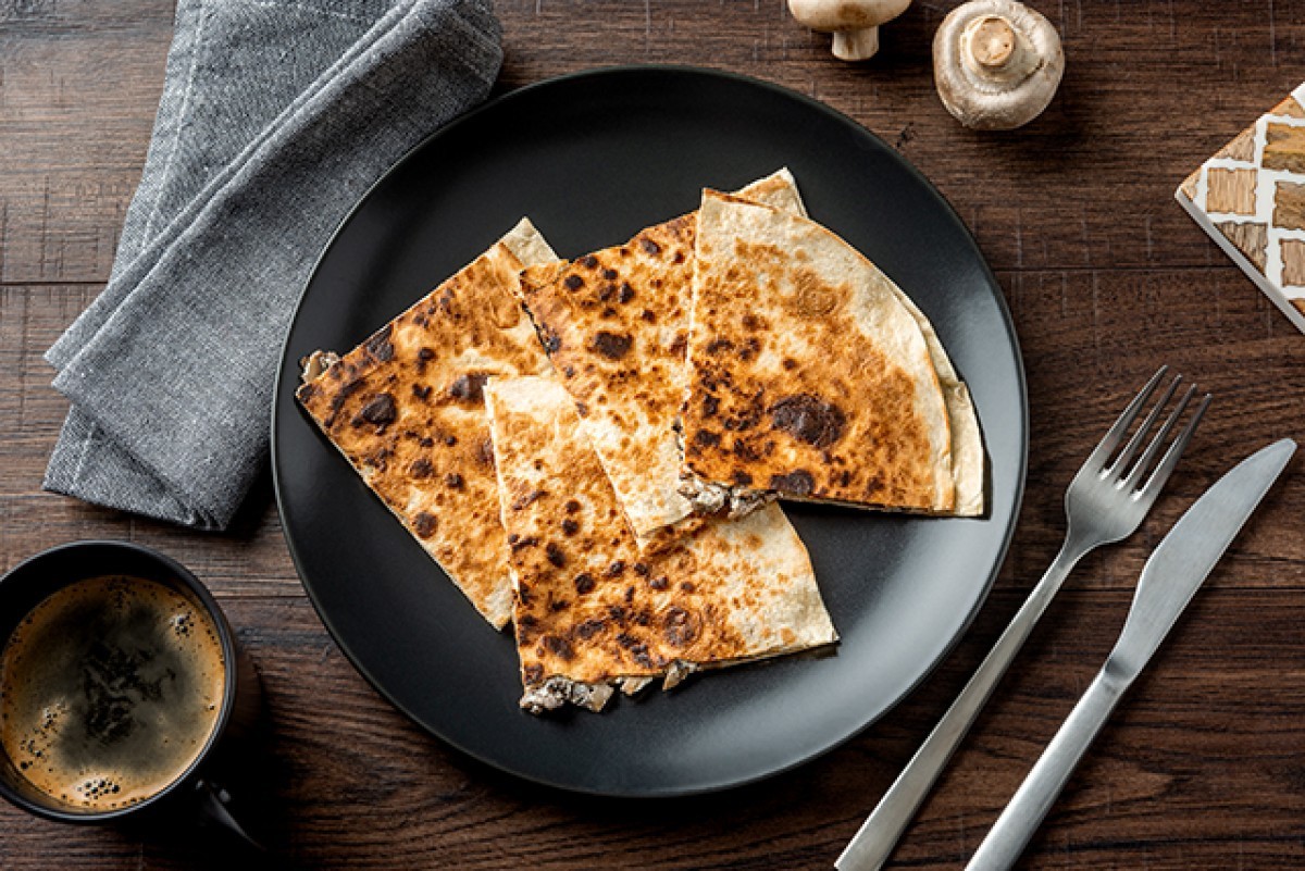 Quesadilla with mushrooms and cheese
