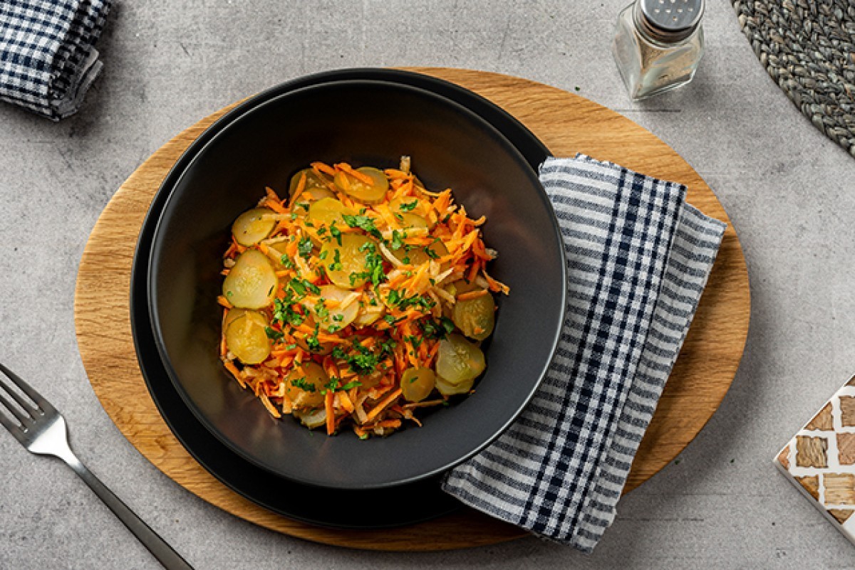 Pickled cucumber and carrot salad à la Sister Anastasia