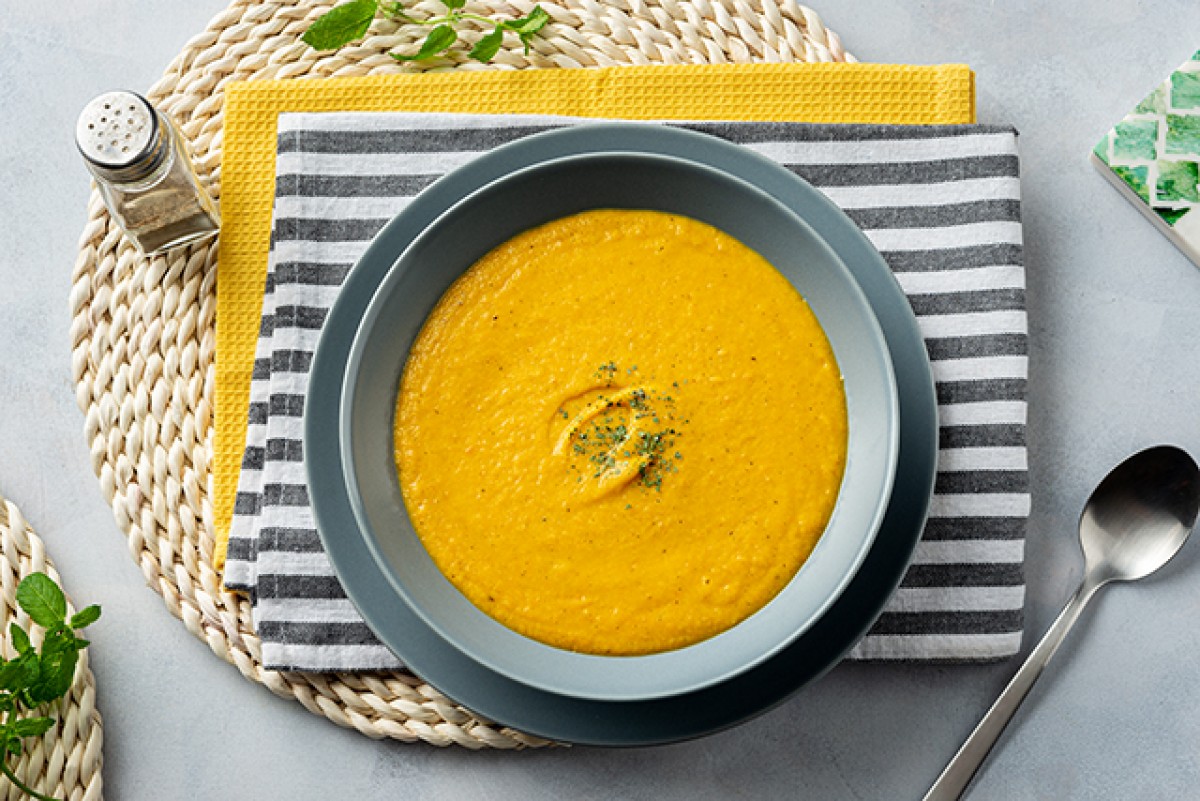 Cream of leek and apple soup