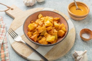 Spicy potatoes (Patatas bravas)