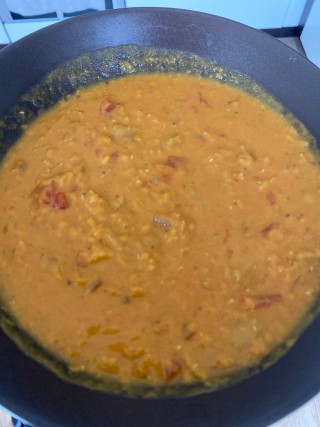 Rote Linsen-Kokossuppe