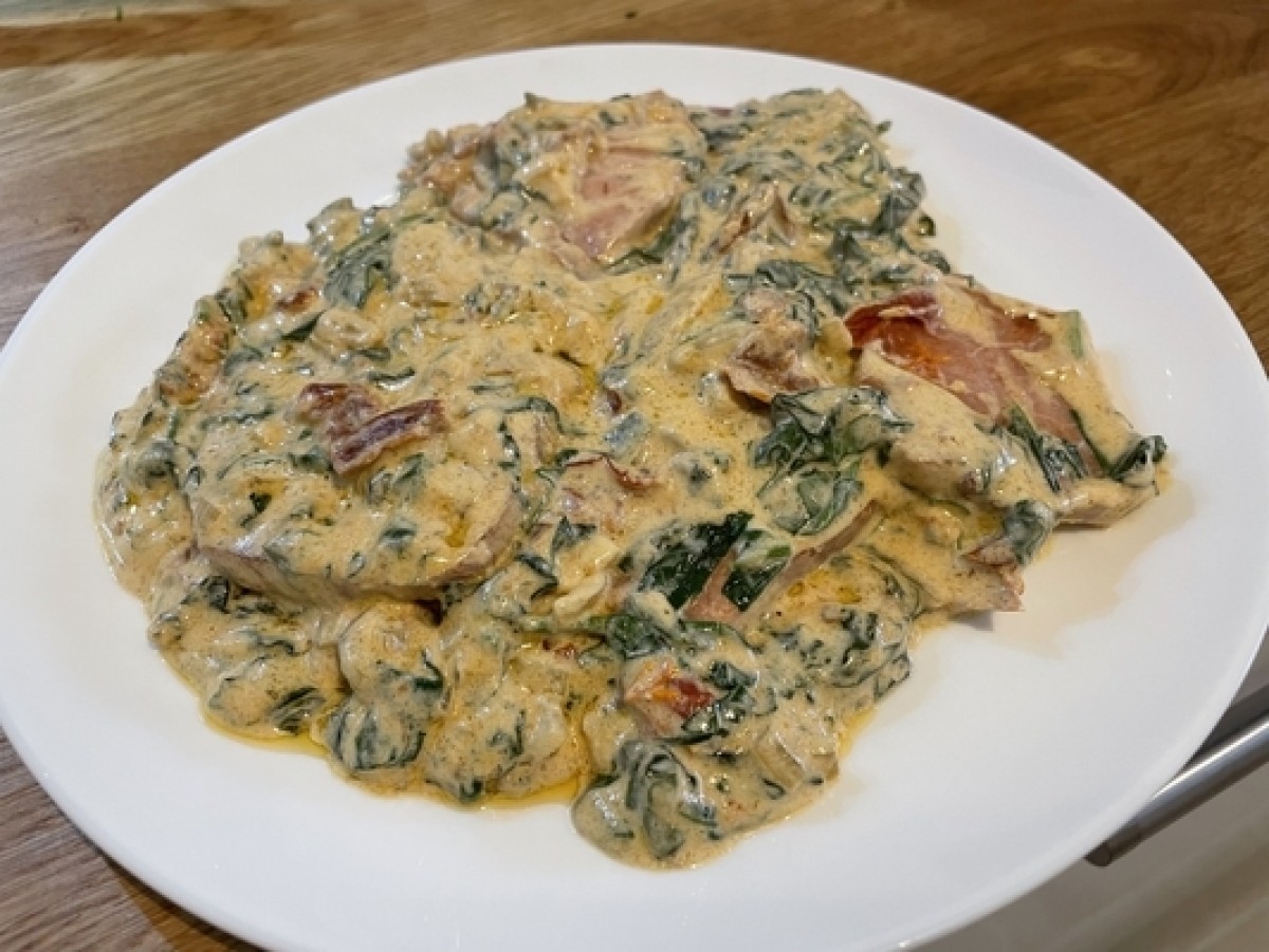 Pork loins with with sundried tomato and spinach