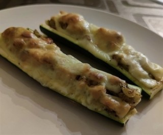 Courgette stuffed with salmon