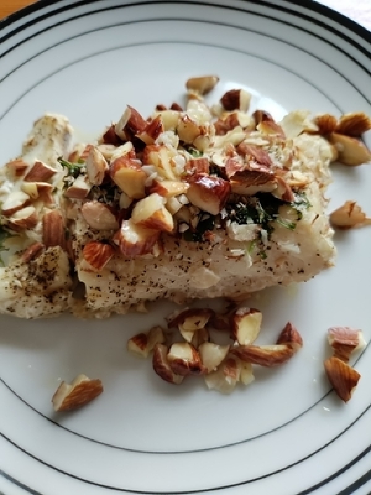 Baked halibut in almonds