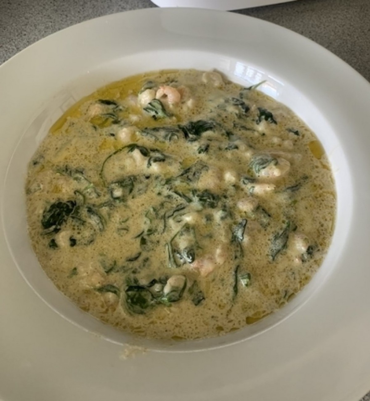 Shrimps in cheese and cream sauce