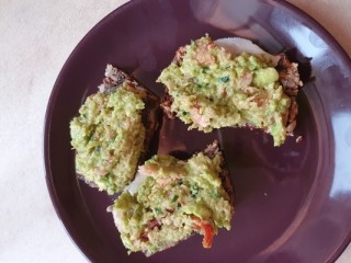 Avocado and tuna paste sandwiches