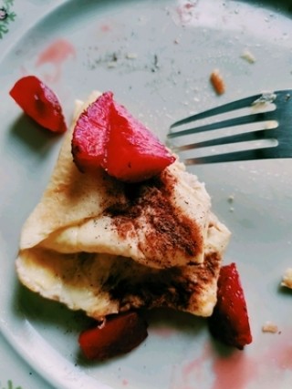 Pancakes with strawberries and coconut milk