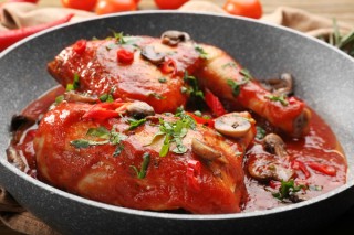 Chicken breasts with mascarpone, mushrooms and tomatoes