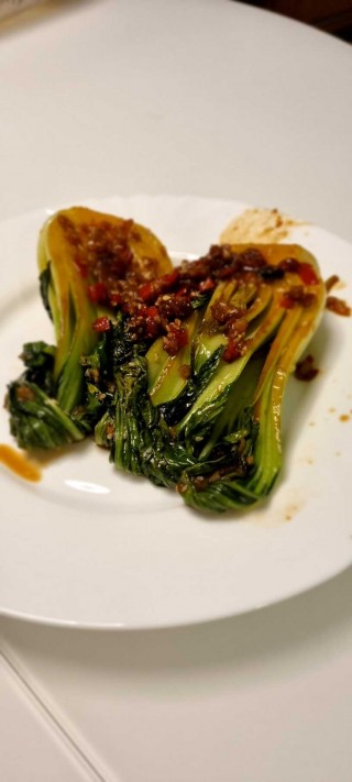 Smażony pak choi z przyprawami