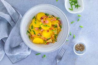 Salade de pommes de terre au jambon et à l'oignon