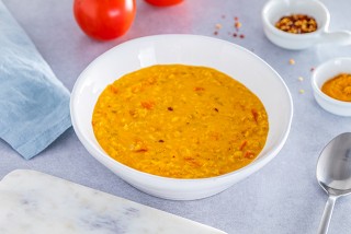 Soupe au lait de coco, aux lentilles et tomates
