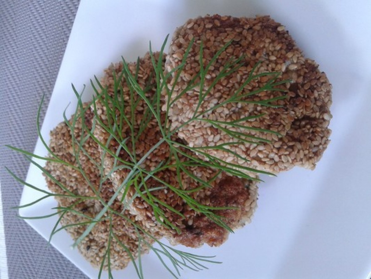 Eierkoteletts mit Sesam
