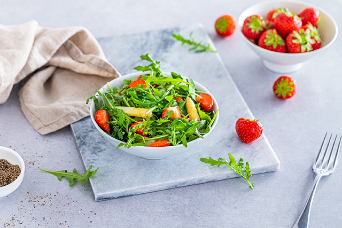 Salade d'asperges aux fraises