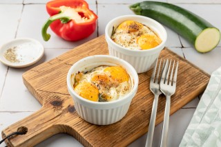 Baked eggs with vegetables