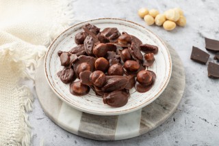 Macadamia and pecan nuts in chocolate