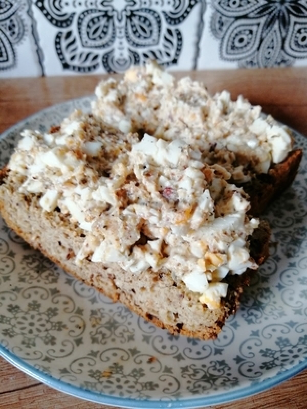 Sandwiches mit Ei-Nuss-Paste