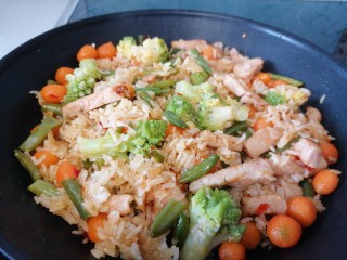 Reispfanne mit Hähnchenfiletszreifen