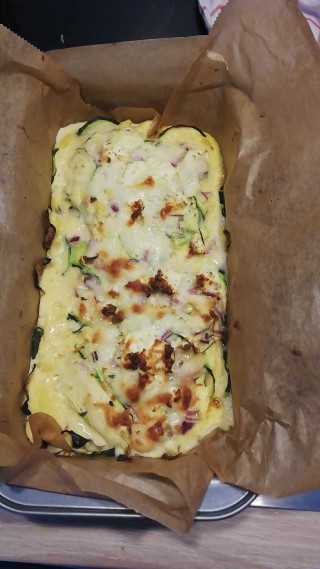 Zucchini lachs omelett