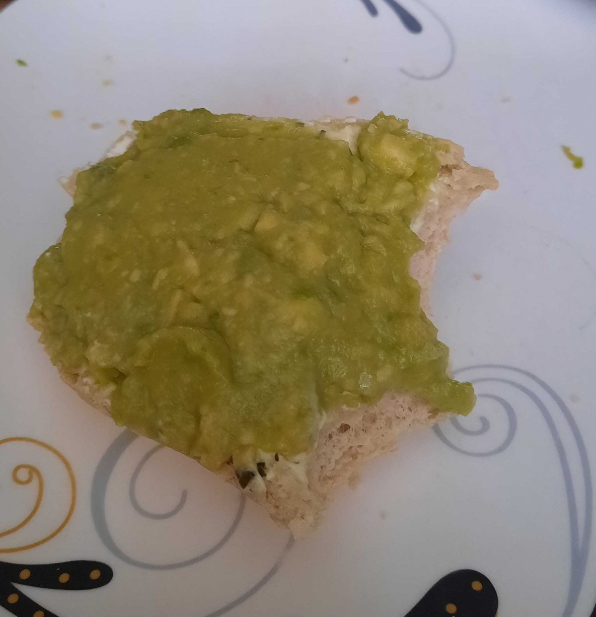 Avocadobrötchen mit Kräuteraufstrich DF