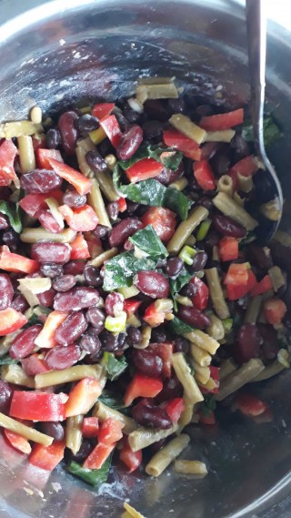 Bohnenmixsalat