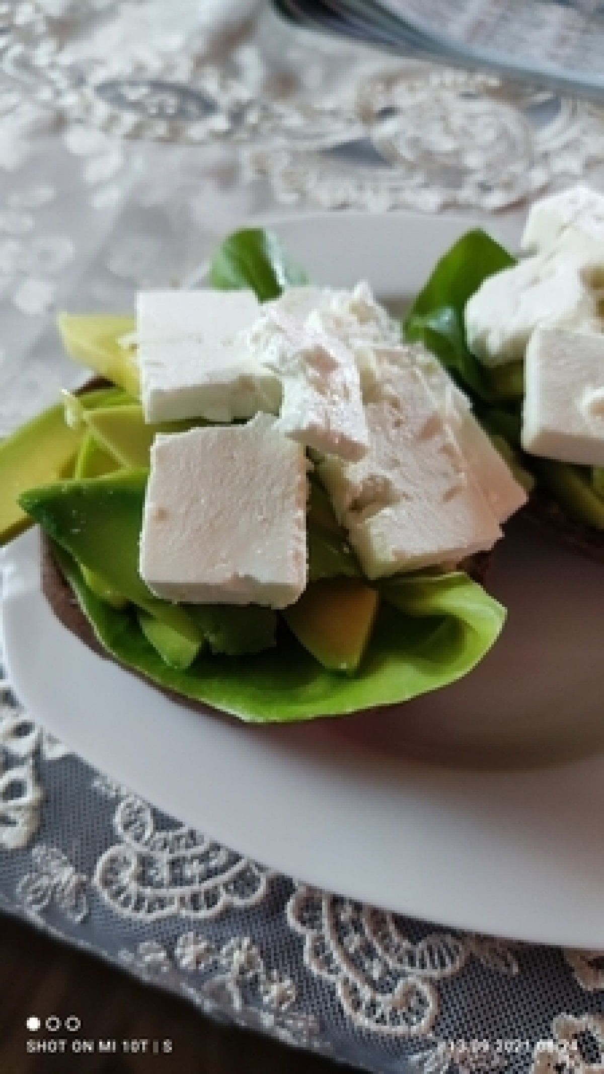 Tartines à l’avocat et à la feta
