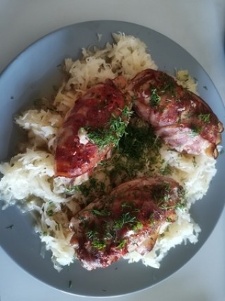 Rolletjes met champignons en zuurkool