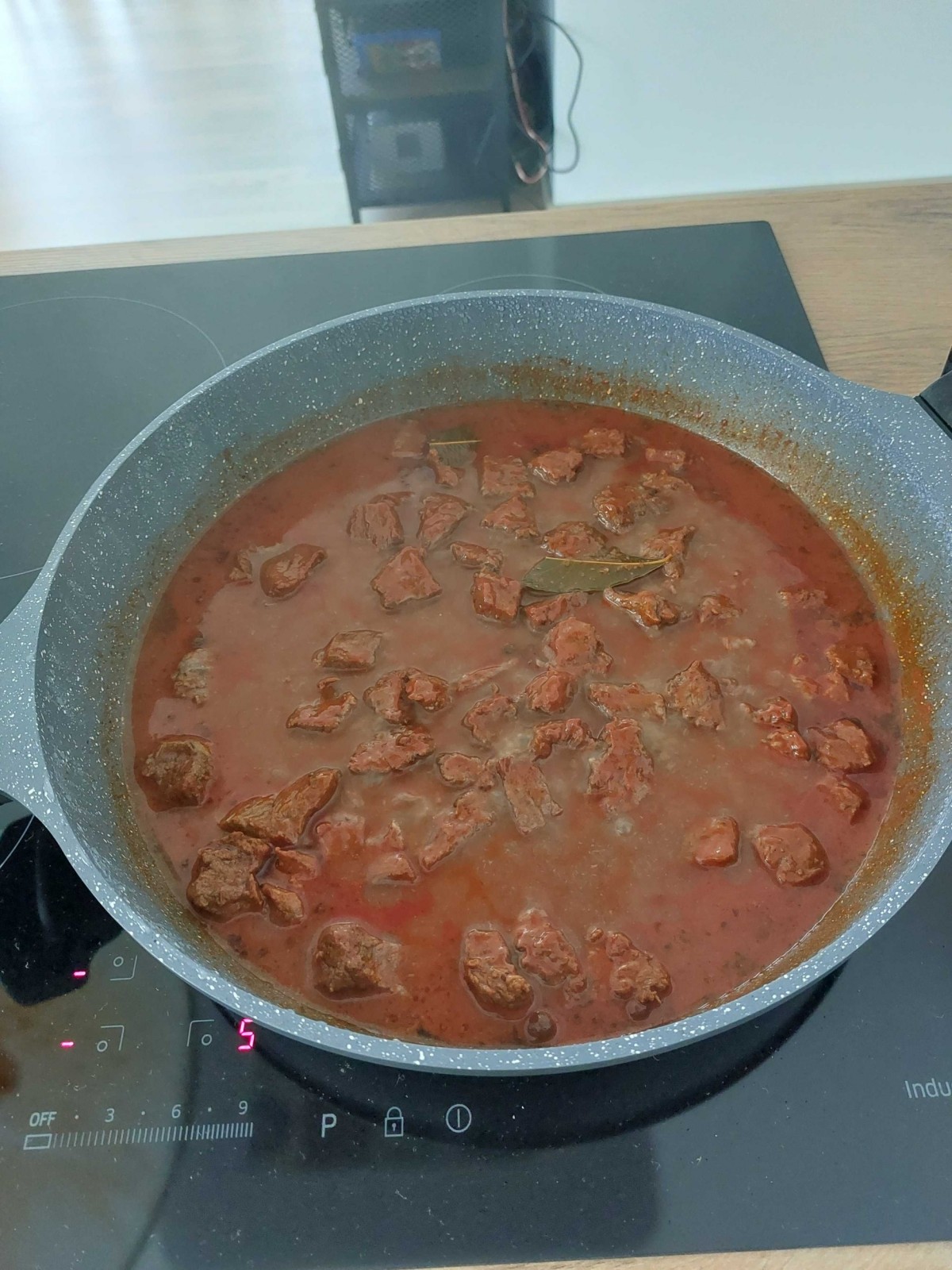 Majoran-Rindergulasch