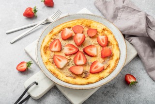 Mascarpone pancakes with peanut butter and strawberries