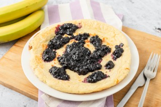 Banana curd cheese omelette with berry sauce
